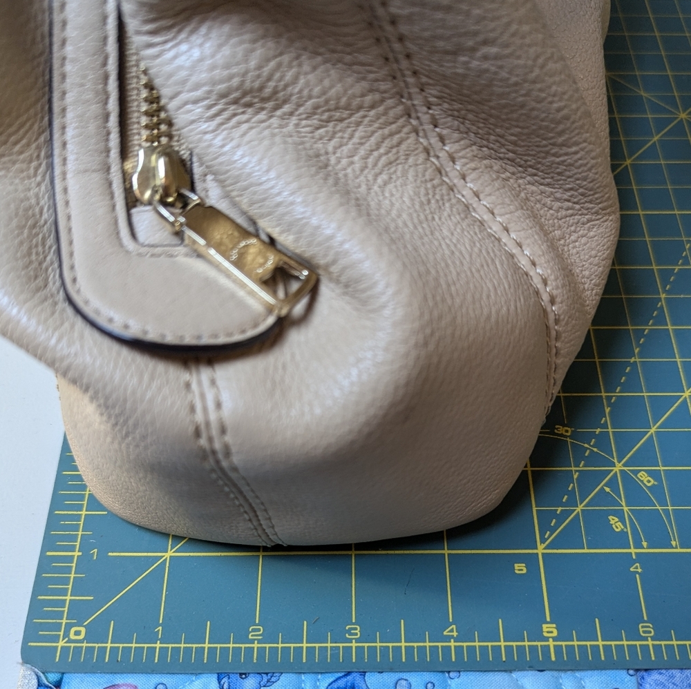 Coach Lexy Shoulder Bag - Picture 10 of 12
